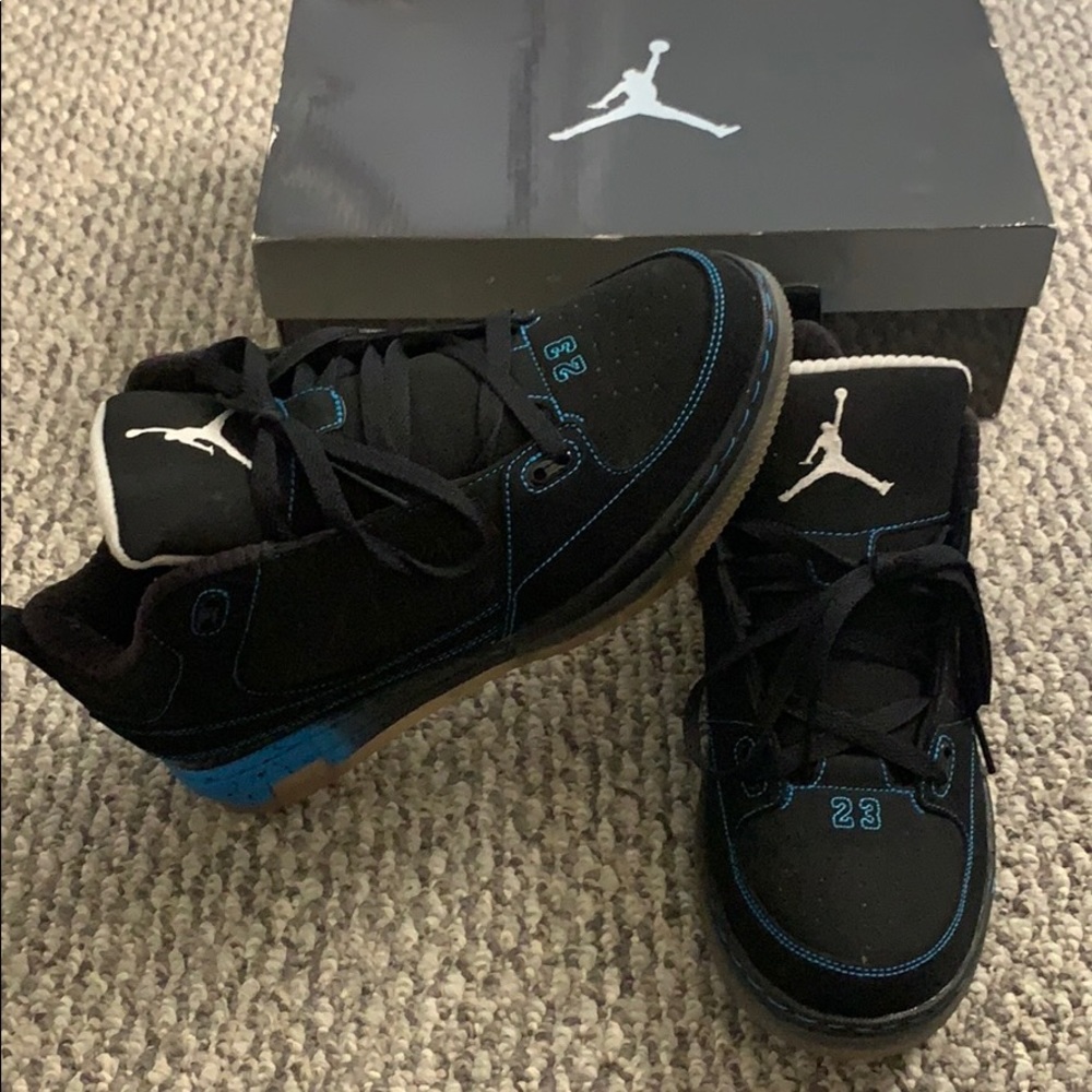 NWOT Nike Jordan Ol School II Low Sneakers